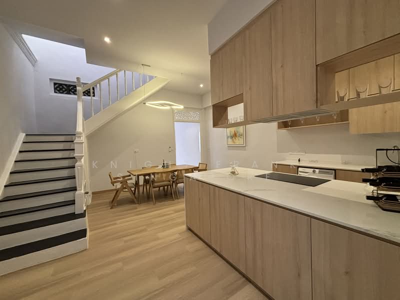 291 River Valley Road, , 6 Bedrooms, 2,950 sqft, Conservation House For Sale, by LORRAINE CHEW LUO LIN, 500100979 - Kitchen - PropertyGuru.com.sg