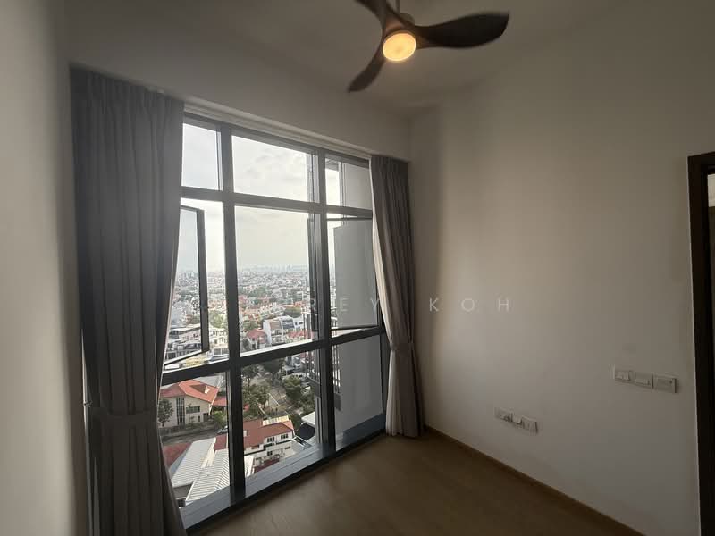 The Florence Residences, 91 Hougang Avenue 2, 2 Bedrooms, 797 sqft, Condominium For Rent, by Jeffrey Koh, 500100991 - Master Bedroom - PropertyGuru.com.sg