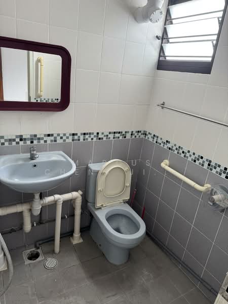 544 Ang Mo Kio Avenue 10, 544 Ang Mo Kio Avenue 10, 3 Bedrooms, 991 sqft, HDB Flat For Rent, by Marcus Cheng Jia Jun, 500100993 - Bathroom - PropertyGuru.com.sg