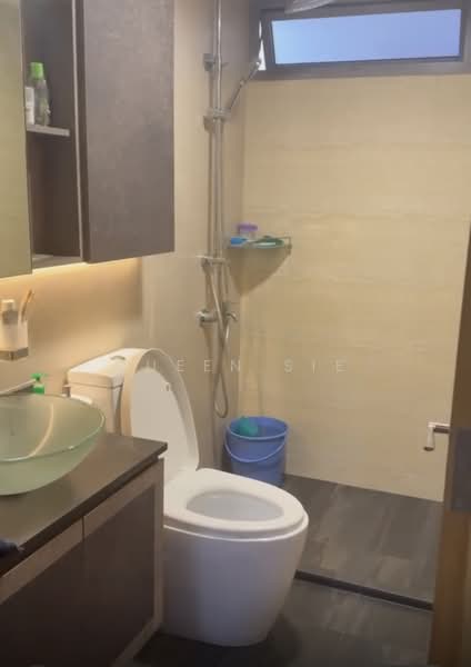 A Treasure Trove, 70 Punggol Walk, 3 Bedrooms, 1,206 sqft, Condominium For Rent, by Queen Sie, 500101009 - Bathroom - PropertyGuru.com.sg