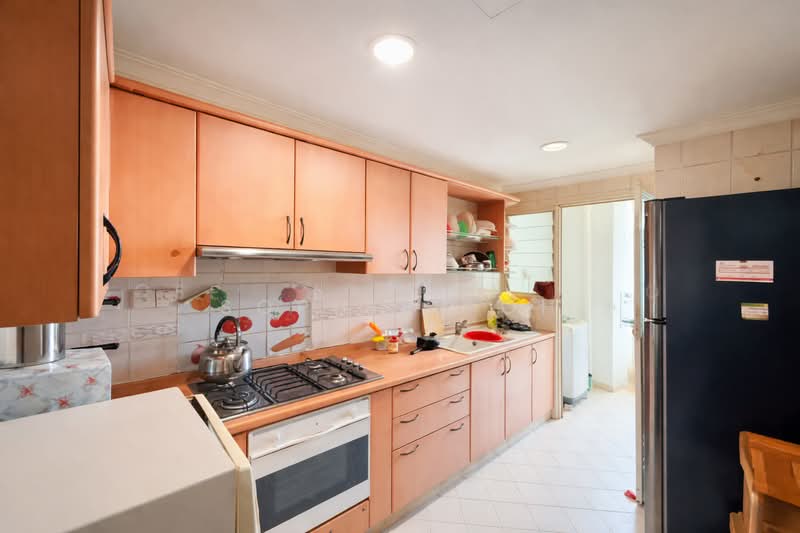 Hillbrooks Condominium For Sale at S$ 1,998,888 | PropertyGuru Singapore - Kitchen
