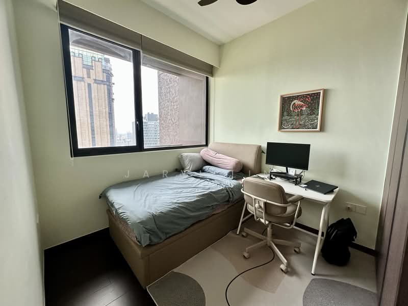 Midtown Modern Condominium For Sale at S$ 1,400,000 | PropertyGuru Singapore - Bedroom