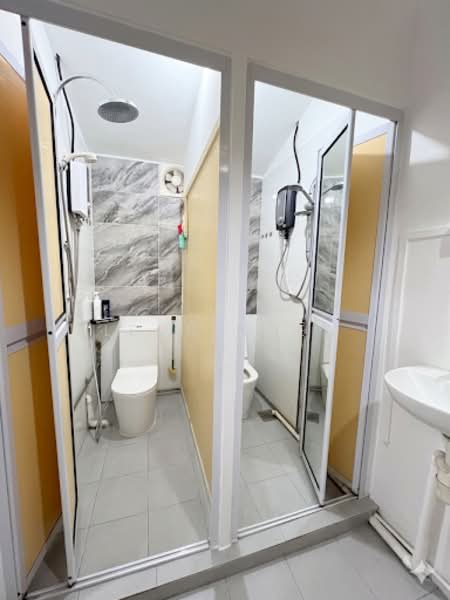 Lorong 25 Geylang, Aljuined MRT, Lorong 25 Geylang, 6 Bedrooms, 2,791 sqft, Terraced House For Sale, by Leon Chea, 500101035 - Bathroom - PropertyGuru.com.sg