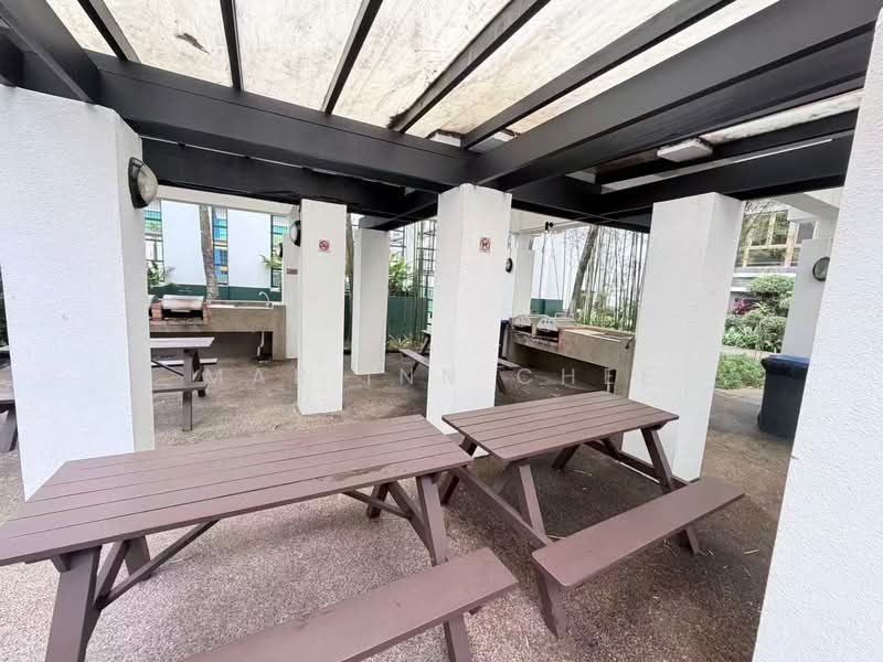 Parkview Apartments, 1 Bukit Batok Street 25, 1 Bedroom, 150 sqft, Apartment For Rent, by Mar Inn Chee, 500101044 - Exterior - PropertyGuru.com.sg