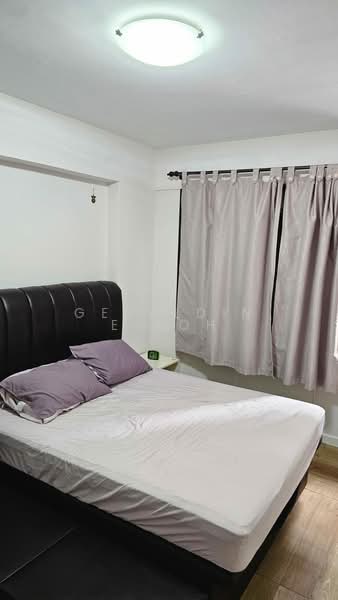 692 Jurong West Central 1 HDB Flat For Sale at S$ 680,000 | PropertyGuru Singapore - Bedroom