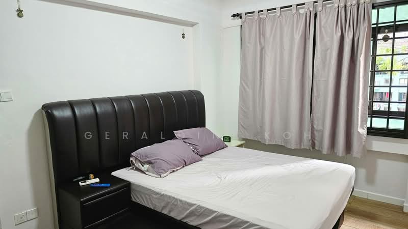 692 Jurong West Central 1 HDB Flat For Sale at S$ 680,000 | PropertyGuru Singapore - Bedroom