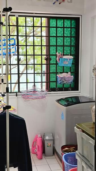 692 Jurong West Central 1 HDB Flat For Sale at S$ 680,000 | PropertyGuru Singapore - Balcony