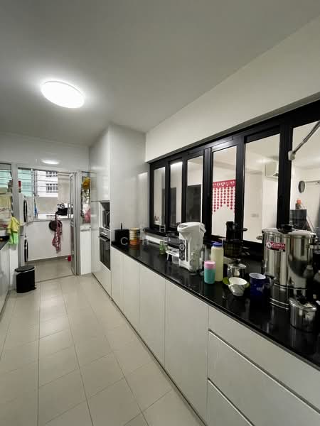 542 Ang Mo Kio Avenue 10 HDB Flat For Sale at S$ 499,000 | PropertyGuru Singapore - Kitchen