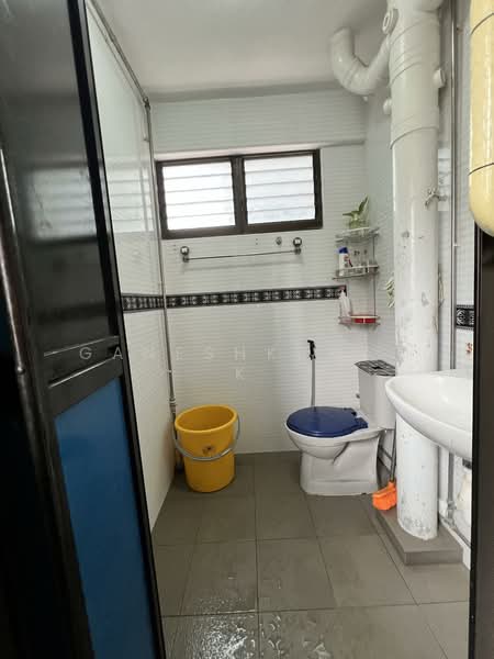 122 Yishun Street 11, 122 Yishun Street 11, 3 Bedrooms, 1,001 sqft, HDB Flat For Sale, by GANESHKUMAR K, 500101058 - Bathroom - PropertyGuru.com.sg