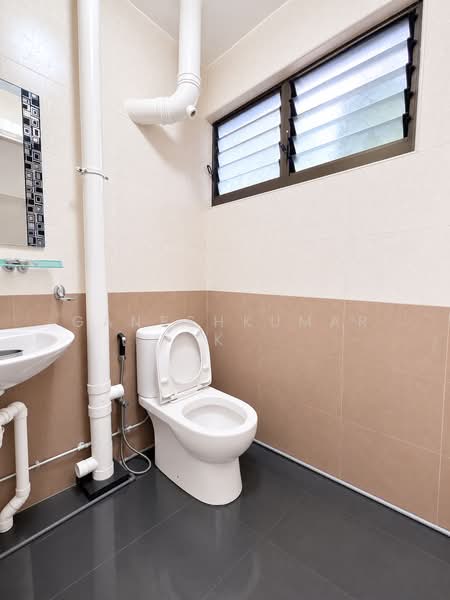 122 Yishun Street 11, 122 Yishun Street 11, 3 Bedrooms, 1,001 sqft, HDB Flat For Sale, by GANESHKUMAR K, 500101058 - Bathroom - PropertyGuru.com.sg