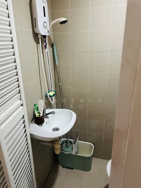Changi Rise Condo Condominium For Sale at S$ 1,360,000 | PropertyGuru Singapore - Bathroom