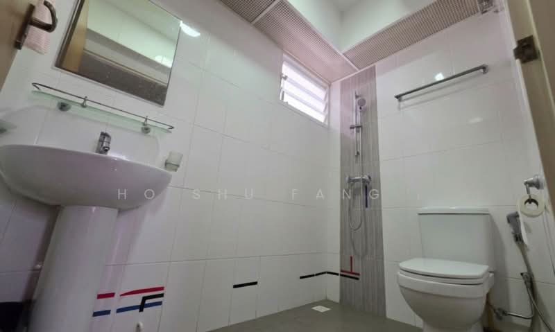 286C Compassvale Crescent HDB Flat For Sale at S$ 718,888 | PropertyGuru Singapore - Bathroom