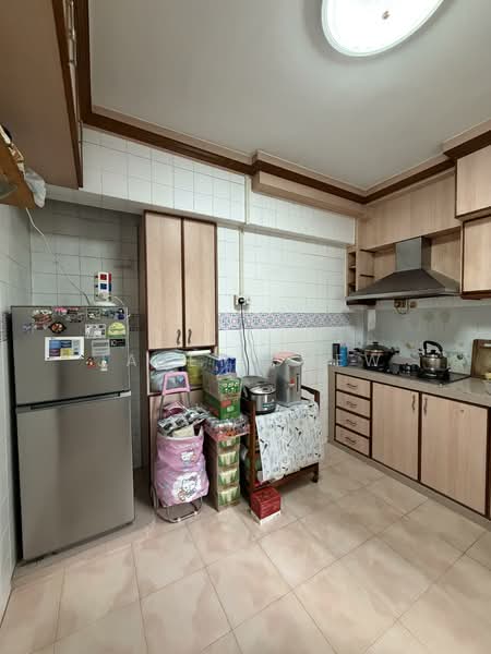669 Woodlands Ring Road, 669 Woodlands Ring Road, 3 Bedrooms, 926 sqft, HDB Flat For Sale, by Janet Chew, 500101061 - Kitchen - PropertyGuru.com.sg