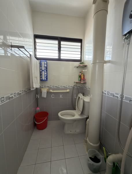 509 Ang Mo Kio Avenue 8, 509 Ang Mo Kio Avenue 8, Room Rental, 150 sqft, HDB Flat For Rent, by Nick Lim, 500101068 - Bathroom - PropertyGuru.com.sg