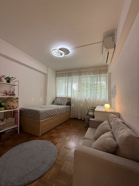 202 Toa Payoh North HDB Flat For Sale at S$ 542,800 | PropertyGuru Singapore - Bedroom