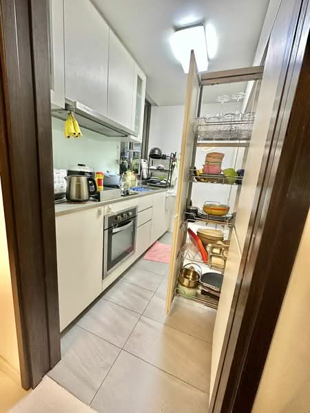 The Inflora, 65 Flora Drive, 2 Bedrooms, 818 sqft, Condominium For Sale, by Alvin Yeo, 500101075 - Kitchen - PropertyGuru.com.sg