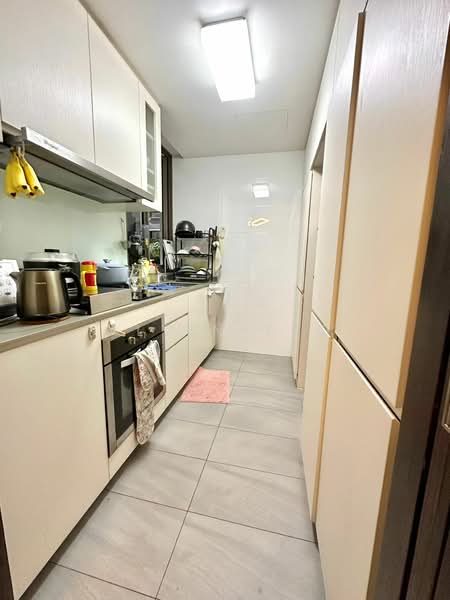 The Inflora, 65 Flora Drive, 2 Bedrooms, 818 sqft, Condominium For Sale, by Alvin Yeo, 500101075 - Kitchen - PropertyGuru.com.sg