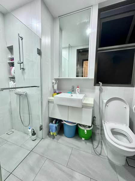 The Inflora, 65 Flora Drive, 2 Bedrooms, 818 sqft, Condominium For Sale, by Alvin Yeo, 500101075 - Bathroom - PropertyGuru.com.sg