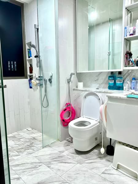 The Inflora, 65 Flora Drive, 2 Bedrooms, 818 sqft, Condominium For Sale, by Alvin Yeo, 500101075 - Bathroom - PropertyGuru.com.sg
