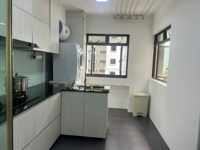 86 Telok Blangah Heights HDB Flat For Sale at S$ 963,000 | PropertyGuru Singapore - Kitchen