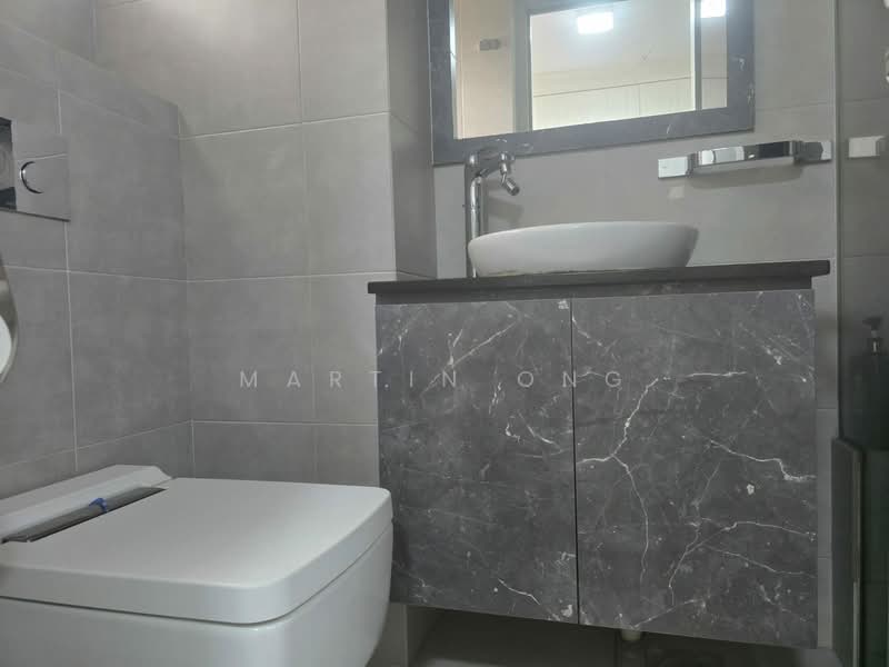 86 Telok Blangah Heights HDB Flat For Sale at S$ 963,000 | PropertyGuru Singapore - Bathroom