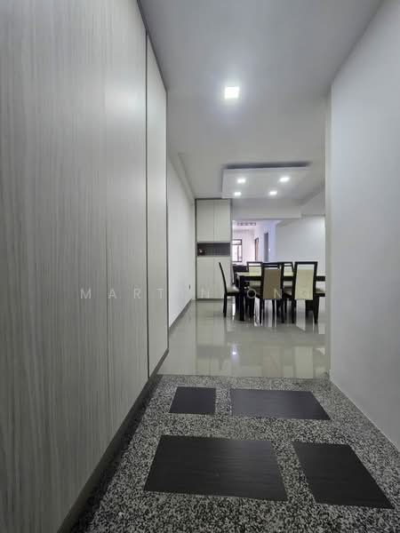 86 Telok Blangah Heights HDB Flat For Sale at S$ 963,000 | PropertyGuru Singapore - Corridor