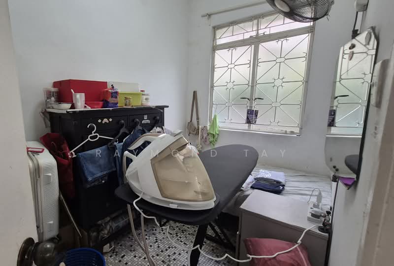 Landed Unit Near Tan Kah Kee MRT, , 5 Bedrooms, 4,001 sqft, Terraced House For Rent, by Raymond Tay, 500101086 - Bedroom - PropertyGuru.com.sg