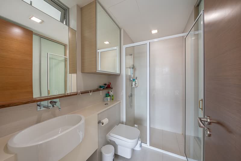 The Wharf Residence, 7 Tong Watt Road, 2 Bedrooms, 1,066 sqft, Condominium For Rent, by Bhavina Kaur, 500101091 - Bathroom - PropertyGuru.com.sg