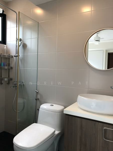 Pandan Valley Condominium For Sale at S$ 1,999,999 | PropertyGuru Singapore - Bathroom