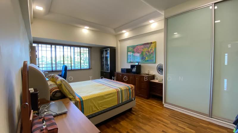 Queensway Tower Apartment For Sale at S$ 2,470,000 | PropertyGuru Singapore - Bedroom