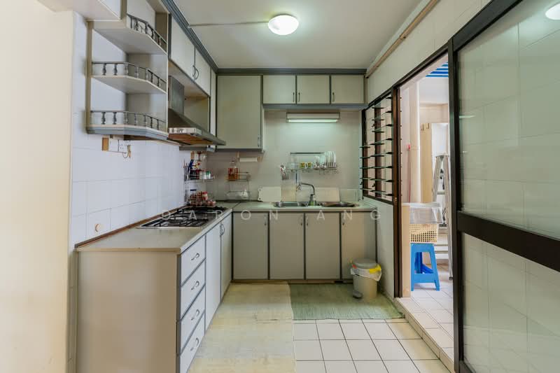 265 Toh Guan Road HDB Flat For Sale at S$ 800,000 | PropertyGuru Singapore - Kitchen