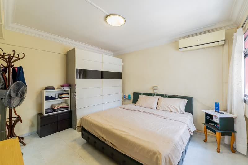 265 Toh Guan Road HDB Flat For Sale at S$ 800,000 | PropertyGuru Singapore - Bedroom
