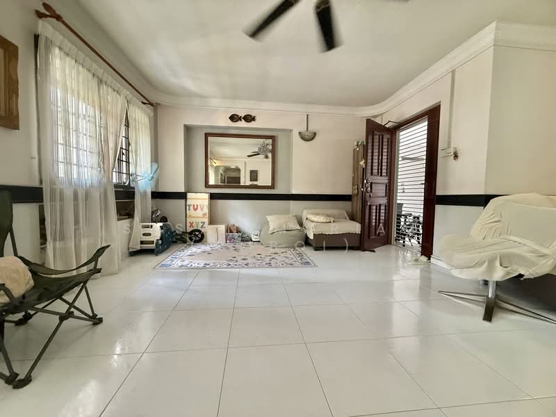 286D Toh Guan Road HDB Flat For Sale at S$ 550,000 | PropertyGuru Singapore - Living Room