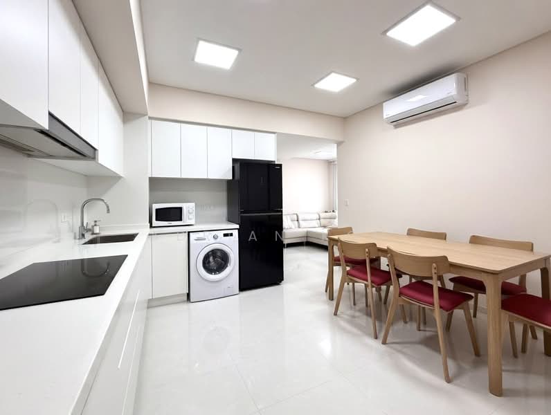 Eight Riversuites Condominium For Sale at S$ 1,750,000 | PropertyGuru Singapore - Kitchen