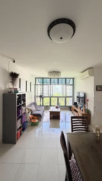 476 Segar Road, 476 Segar Road, 3 Bedrooms, 990 sqft, HDB Flat For Sale, by Joe Ng Xu Hong 黄緒汯, 500101113 - Living Room - PropertyGuru.com.sg
