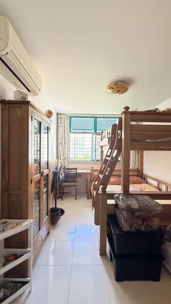 476 Segar Road, 476 Segar Road, 3 Bedrooms, 990 sqft, HDB Flat For Sale, by Joe Ng Xu Hong 黄緒汯, 500101113 - Bedroom - PropertyGuru.com.sg