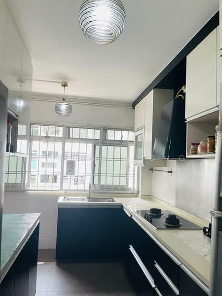 789 Choa Chu Kang North 6 HDB Flat For Sale at S$ 688,000 | PropertyGuru Singapore - Kitchen