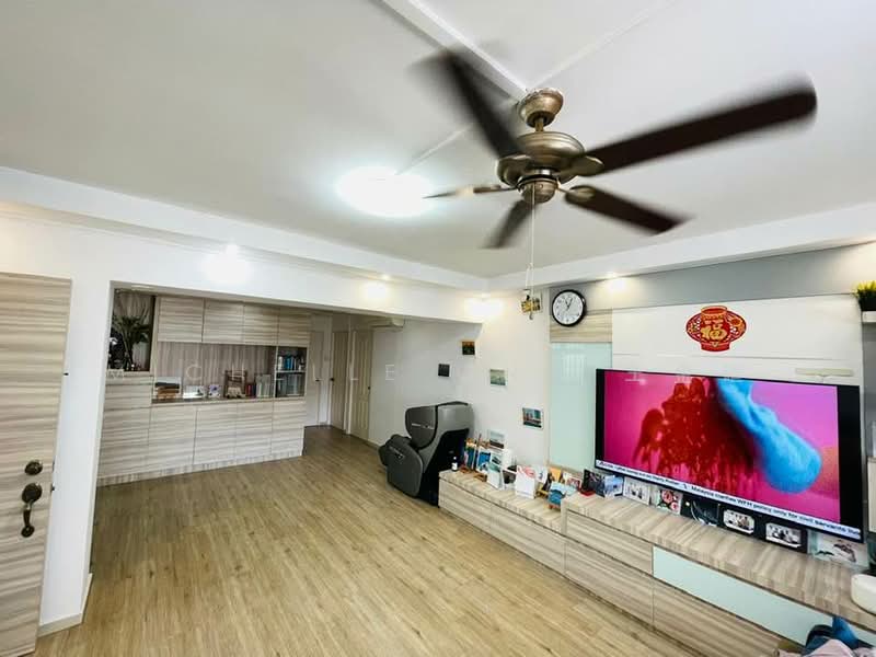 789 Choa Chu Kang North 6 HDB Flat For Sale at S$ 688,000 | PropertyGuru Singapore - Living Room