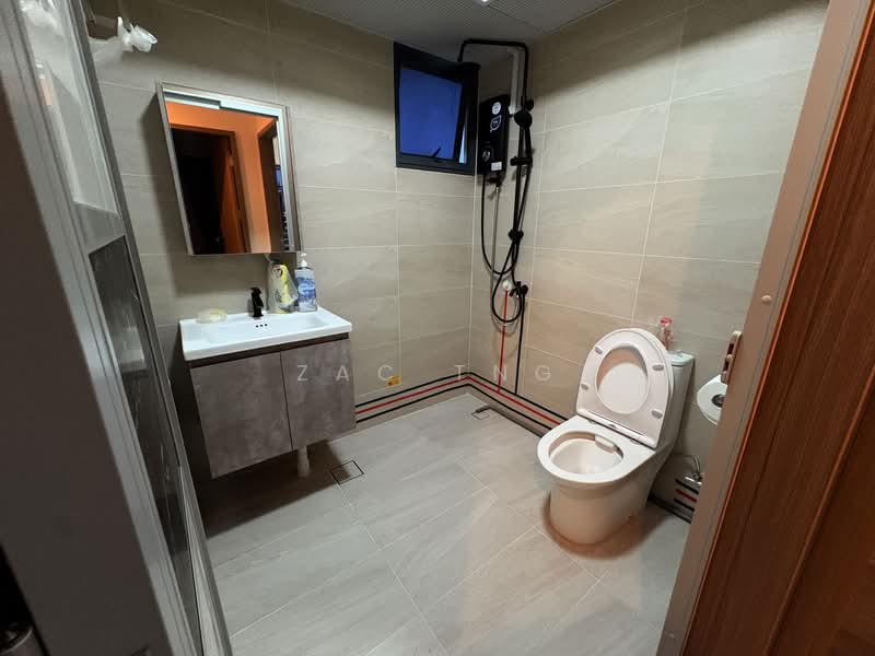 216C Bidadari Park Drive, , 2 Bedrooms, 732 sqft, HDB Flat For Rent, by Zac Tng, 500101130 - Bathroom (Common) - PropertyGuru.com.sg