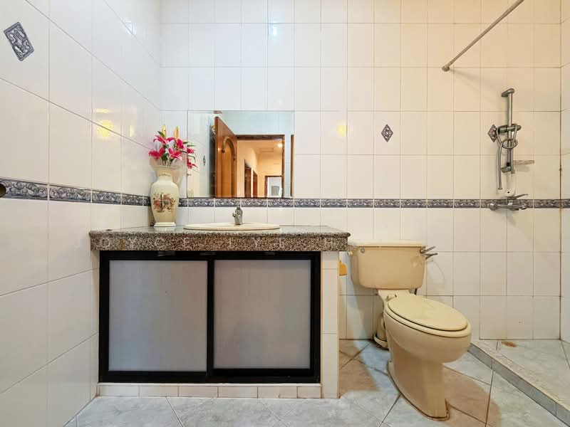 ST PATRICK'S ROAD, EAST COAST ROAD, 3 Bedrooms, 2,500 sqft, Terraced House For Sale, by Joyce Lye Hui Xin, 500101131 - Bathroom - PropertyGuru.com.sg