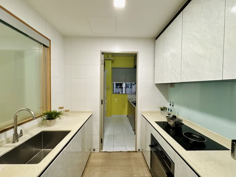 Starville Condominium For Sale at S$ 2,050,000 | PropertyGuru Singapore - Kitchen