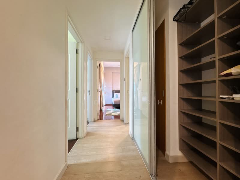 Starville Condominium For Sale at S$ 2,050,000 | PropertyGuru Singapore - Additional storage along hallway