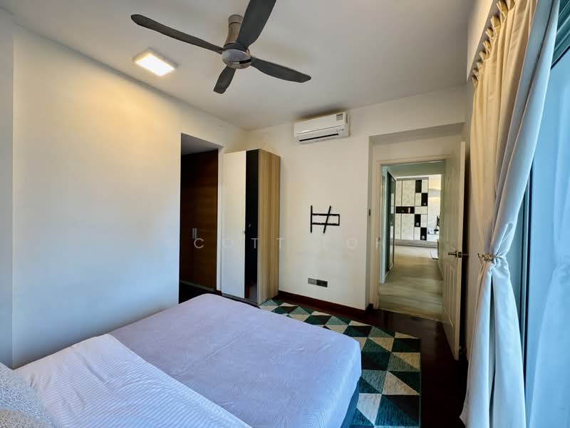 Starville Condominium For Sale at S$ 2,050,000 | PropertyGuru Singapore - MBR (comes with Master Balcony for view)