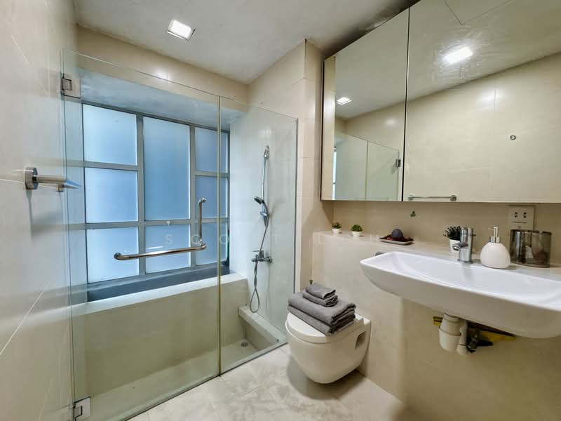 Starville Condominium For Sale at S$ 2,050,000 | PropertyGuru Singapore - Master Bathroom