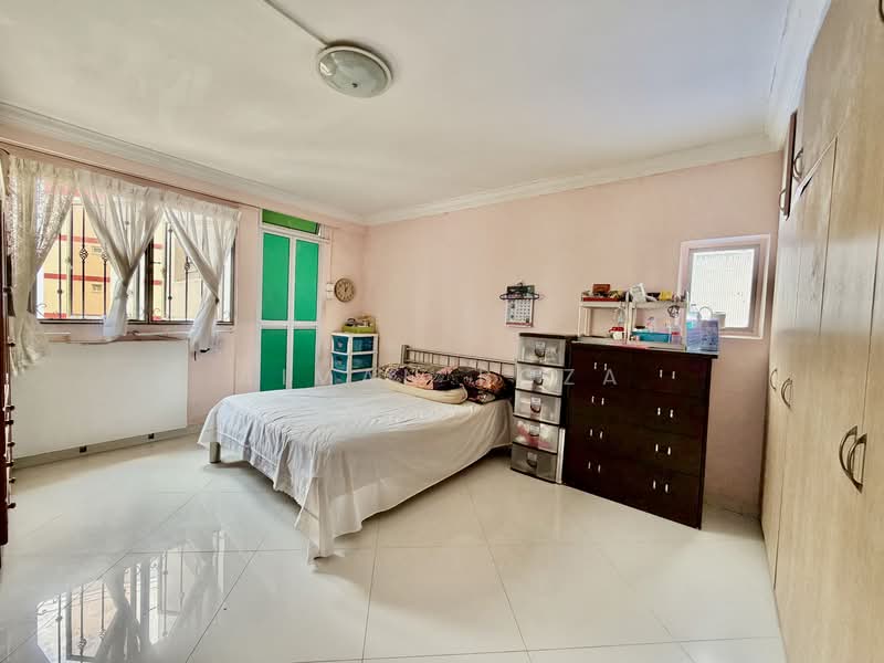 531 Hougang Avenue 6 HDB Flat For Sale at S$ 760,000 | PropertyGuru Singapore - Bedroom