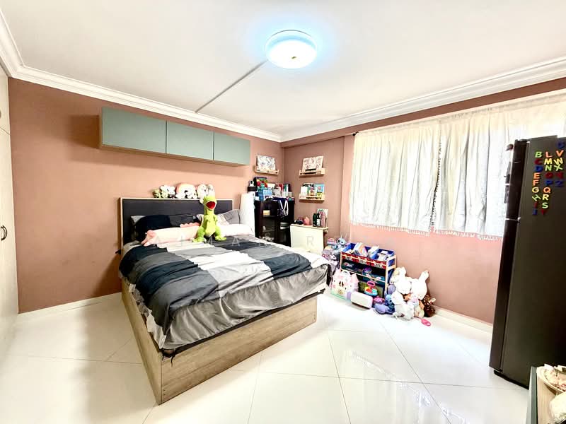 531 Hougang Avenue 6 HDB Flat For Sale at S$ 760,000 | PropertyGuru Singapore - Bedroom