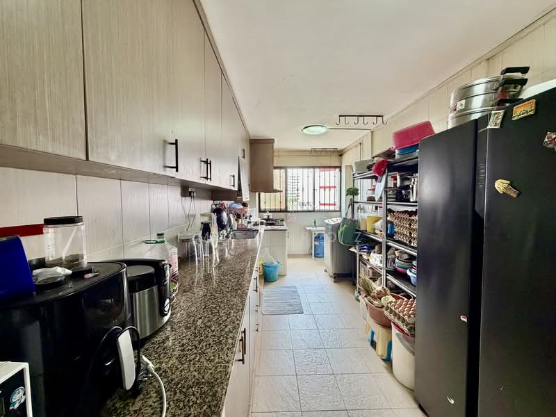 531 Hougang Avenue 6 HDB Flat For Sale at S$ 760,000 | PropertyGuru Singapore - Kitchen