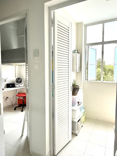 La Suisse I Condominium For Sale at S$ 6,950,000 | PropertyGuru Singapore - Helper’s Room and Yard Toilet 