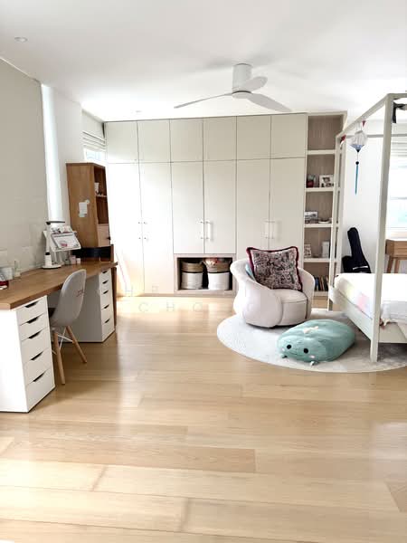 La Suisse I Condominium For Sale at S$ 6,950,000 | PropertyGuru Singapore - Upper Floor Common Bedroom 3