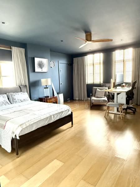 La Suisse I Condominium For Sale at S$ 6,950,000 | PropertyGuru Singapore - Upper Floor Junior Master Bedroom 2